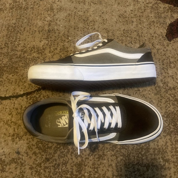 Vans Ward Deluxe Comfort Skating Shoes - Picture 1 of 11